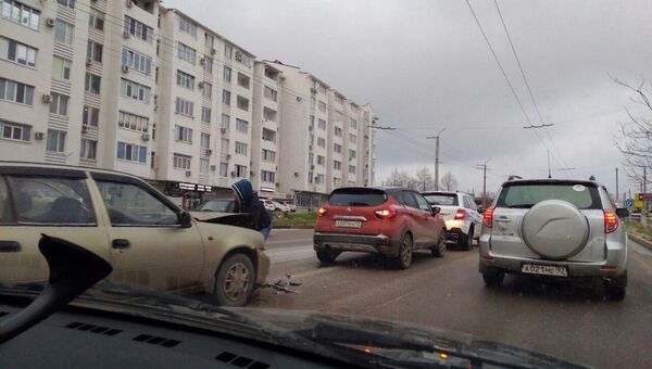 Транспортный затор на Камышовом шоссе в Севастополе