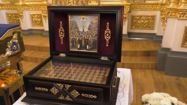 В храм священномученника Вениамина в Симферополе доставили ковчег с частицами мощей всех киево-печерских преподобных отцов В храм священномученника Вениамина в Симферополе доставили ковчег с частицами мощей всех киево-печерских преподобных отцов