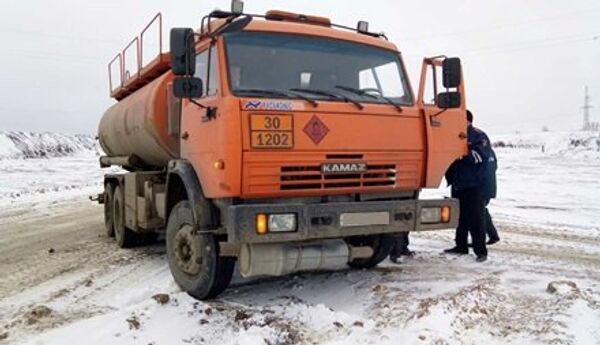 ДТП с участием бензовоза КамАЗ и легкового автомобиля ВАЗ-2114 в Нижнегорском районе