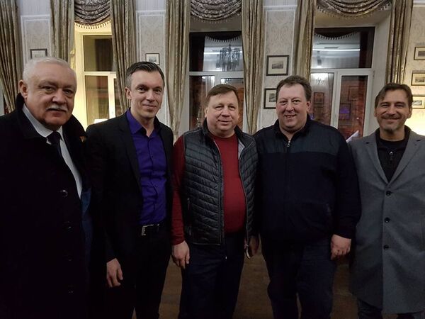 Встреча членов немецкой делегации с главой администрации Симферополя Игорем Лукашевым (в центре) и главой Национально-культурной автономии немцев Крыма Юрием Гемпелем Встреча членов немецкой делегации с главой администрации Симферополя Игорем Лукашевым (в центре) и главой Национально-культурной автономии немцев Крыма Юрием Гемпелем