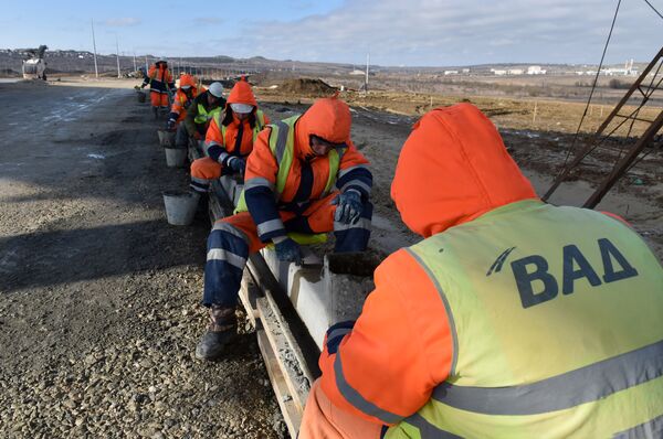 Работы по строительству путепровода в составе шоссе Героев Сталинграда