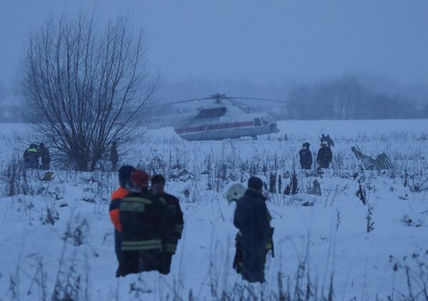 Спасатели на месте крушения самолета Ан-148 в Подмосковье. 11 февраля 2018
