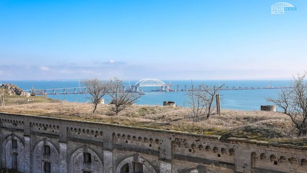 Крепость Керчь и вид на Крымский мост