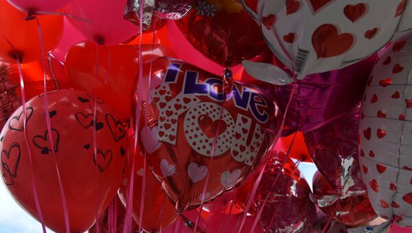 Продажа воздушных шаров ко Дню святого Валентина в Симферополе