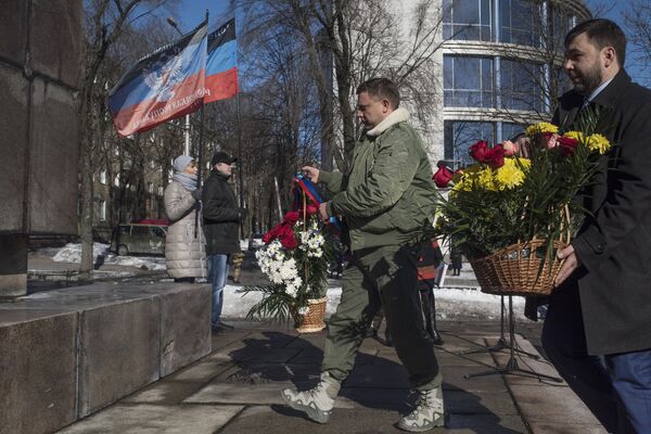 Митинг, посвященный годовщине образования Донецко-Криворожской республики Митинг, посвященный годовщине образования Донецко-Криворожской республики