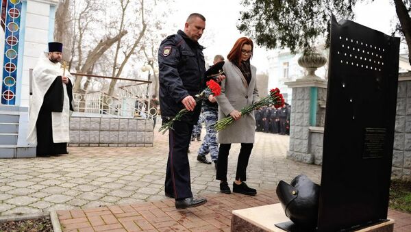 Траурное мероприятие в память о старшем прапорщике спецподразделения Беркут Андрее Федюкине, который погиб во время уличных беспорядков в Киеве в феврале 2014 года