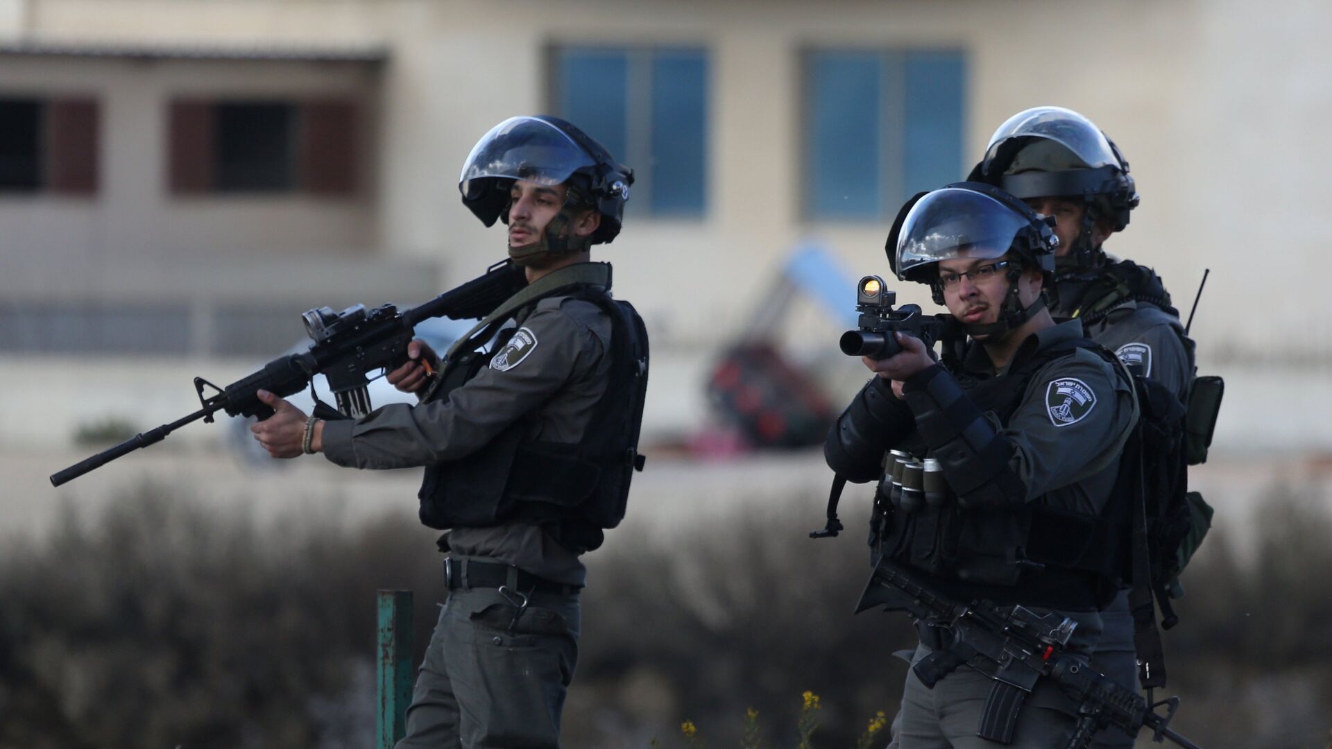 СМИ: полиция Израиля задержала 42 человек после теракта в Иерусалиме - РИА Новости, 1920, 28.01.2023