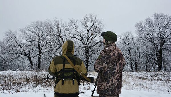 Военнослужащие народной милиции ЛНР на позициях на линии соприкосновения. Архивное фото