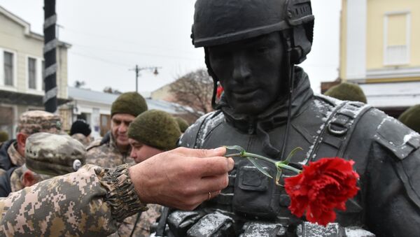 Возложение цветов к памятнику Вежливым людям в Симферополе