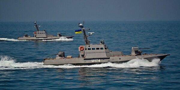 Речные бронекатера Бердянск и Аккерман проекта 58150 Гюрза во время ходовых испытаний в открытом море Речные бронекатера Бердянск и Аккерман проекта 58150 Гюрза во время ходовых испытаний в открытом море