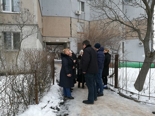 Место гибели женщины и ребенка в результате падения лифта в доме по ул. Балаклавская в Симферополе Место гибели женщины и ребенка в результате падения лифта в доме по ул. Балаклавская в Симферополе