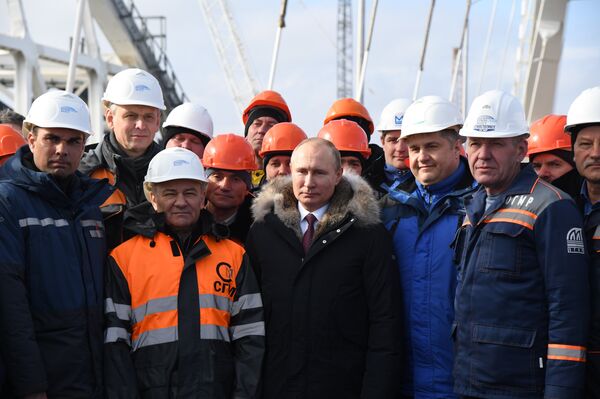 Президент России Владимир Путин прибыл на Крымский мост. 14 марта 2018 Президент России Владимир Путин прибыл на Крымский мост. 14 марта 2018