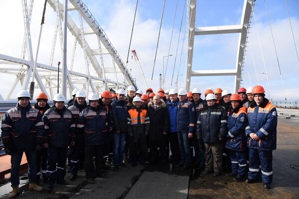 Видео приезда президента РФ Владимира Путина на стройплощадку Крымского моста 14 марта 2018 Видео приезда президента РФ Владимира Путина на стройплощадку Крымского моста 14 марта 2018