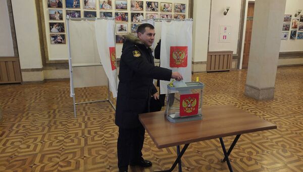 Моряки Черноморского флота досрочно голосуют на выборах президента РФ