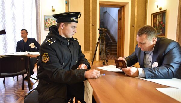 Военнослужащие Черноморского флота участвуют в голосовании на выборах президента России