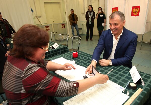 Председатель Госсовета РК Владимир Константинов проголосовал на выборах президента. 18 марта 2018