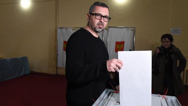 Солист группы Дискотека Авария Алексей Рыжов проголосовал в Симферополе. 18 марта 2018
