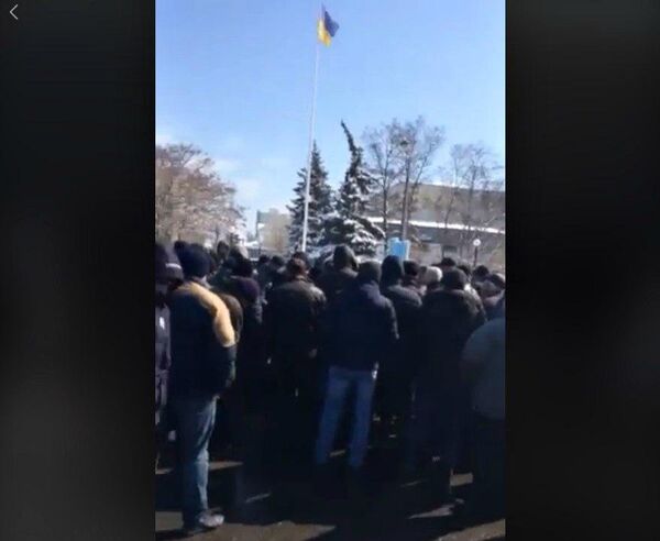 Скриншот видео схода людей под Генической ОГА Скриншот видео схода людей под Генической ОГА