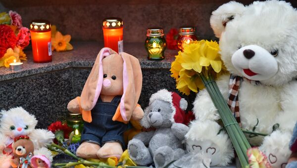 В Севастополе прошла акция в память о жертвах трагедии в Кемерово. 27 марта 2018