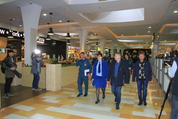 Прокуратура Крыма совместно с ГУ МЧС РФ по РК проверили ТРЦ Меганом в Симферополе Прокуратура Крыма совместно с ГУ МЧС РФ по РК проверили ТРЦ Меганом в Симферополе
