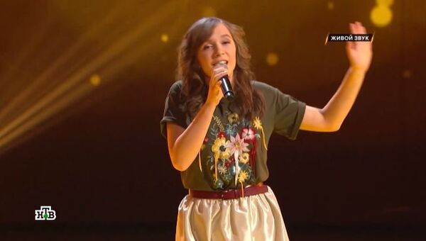 Крымчанка Алина Захарова выступает на телевизионном шоу юных вокалистов Ты супер!