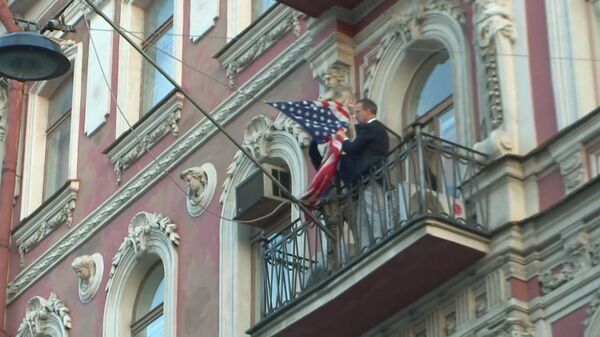 Отъезд дипломатов и снятый флаг - РФ и США взаимно закрыли консульства стран Отъезд дипломатов и снятый флаг - РФ и США взаимно закрыли консульства стран