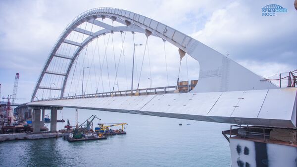 Строители Крымского моста завершили монтаж обтекателей по фасаду автодорожной арки