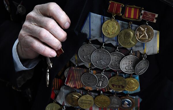 Награды на груди Николая Маркианова Награды на груди Николая Маркианова