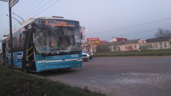 В Симферополе троллейбус столкнулся с маршруткой