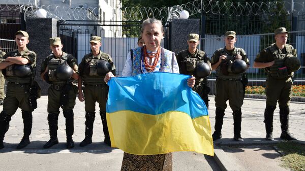 Акция протеста у российского посольства в Киеве. Архивное фото