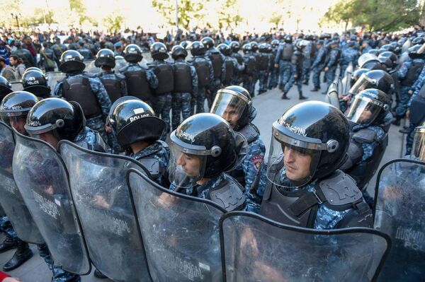 Полиция на акции протеста в Ереване Полиция на акции протеста в Ереване