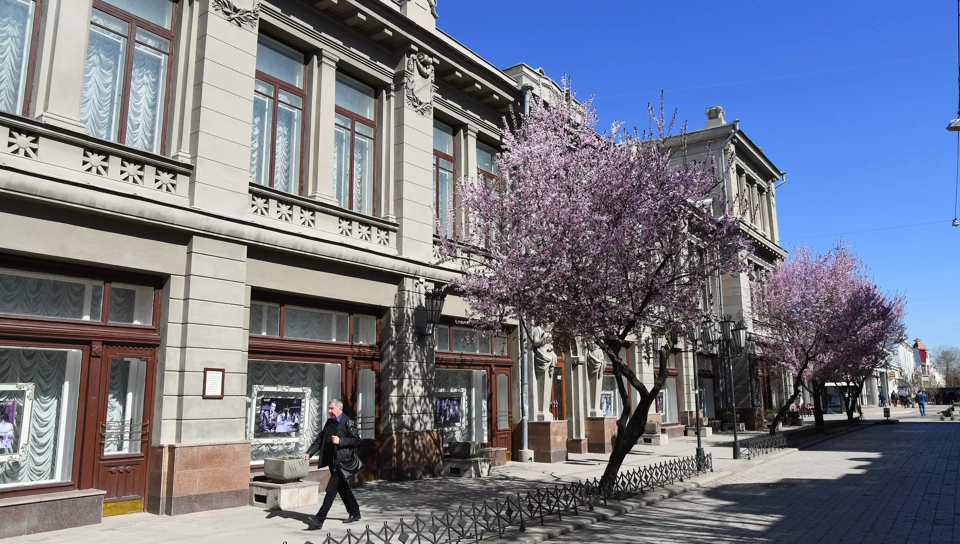 Крымский академический театр им. Горького в Симферополе - РИА Новости, 1920, 23.04.2018