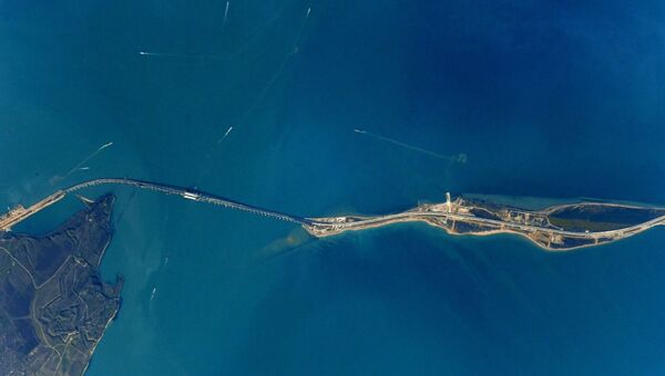 Крымский космонавт Антон Шкаплеров сделал новые фото Крымского моста с орбиты