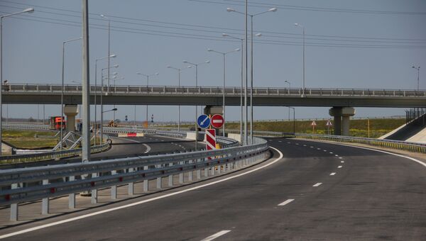 Автоподходы к Крымскому мосту со стороны Тамани