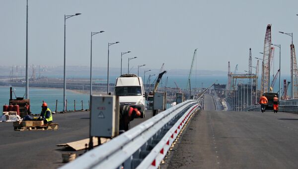 Видео: готовность автодорожной части Крымского моста