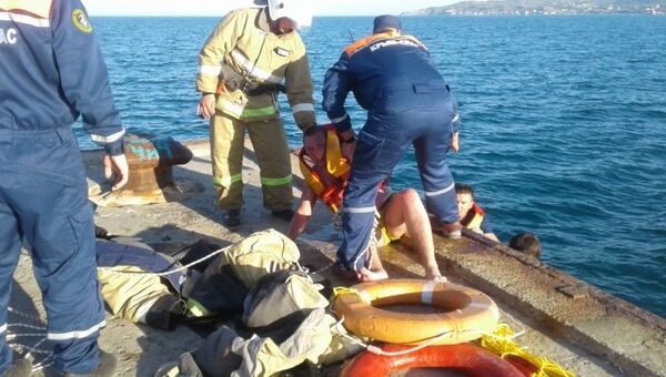 В Феодосии спасатели вытащили из воды пьяного мужчину
