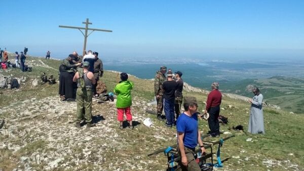 На вершине горы Эклизи-Бурун установлен православный поклонный крест
