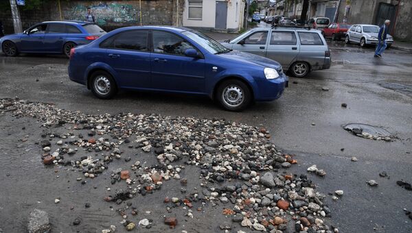 Дождь в Симферополе разнес по городским улицам камни