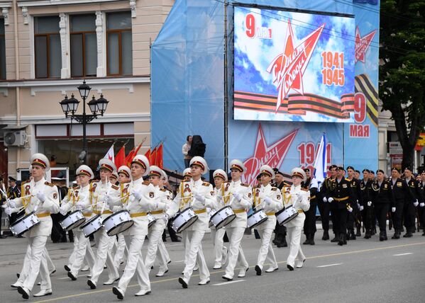 Военный парад в Симферополе. 9 мая 2018