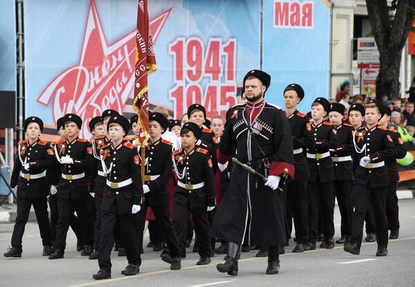 Военный парад в Симферополе. 9 мая 2018