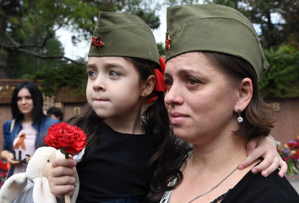 Участники шествия Бессмертного полка в Симферополе. 9 мая 2018