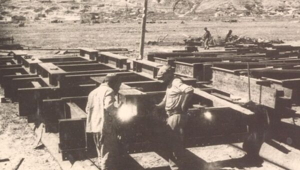 Изготовление металлических ростверков постоянных опор моста через Керченский пролив. 1944 год