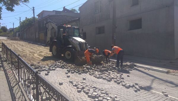 Рабочие приступили к ремонту улицы Котовского в Севастополе