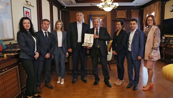 Встреча главы Республики Крым Сергея Аксенова с делегацией из Франции