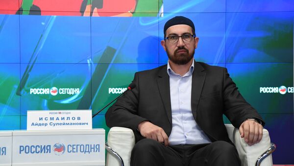 Заместитель муфтия Духовного управления мусульман Крыма Айдер Исмаилов