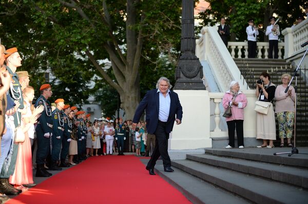 Российский тележурналист и телеведущий Аркадий Мамонтов на красной дорожке в честь открытия международного кинофорума Золотой Витязь в Севастополе