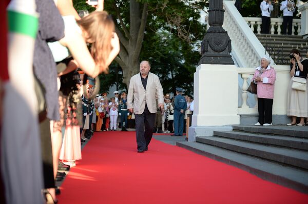 Народный артист России Владимир Ильин на красной дорожке в честь открытия международного кинофорума Золотой Витязь в Севастополе