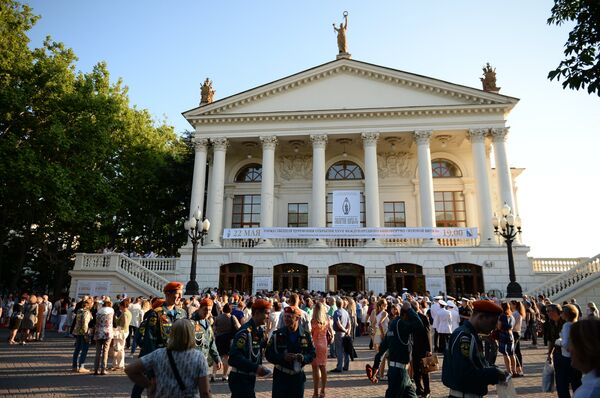 Театр им. Луначарского в Севастополе перед открытием международного кинофорума Золотой Витязь
