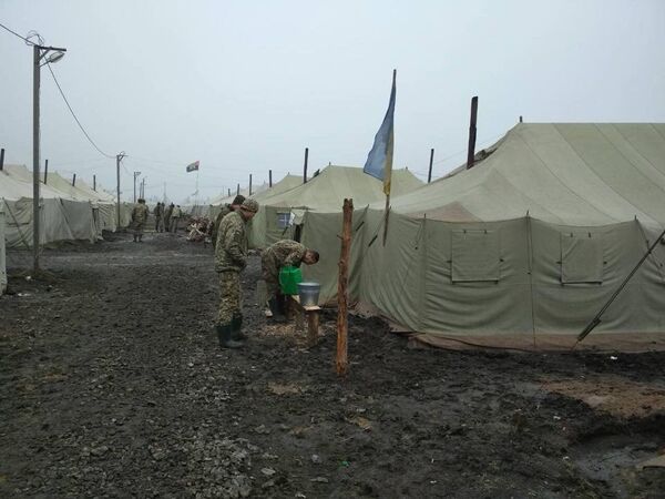 Палаточный городок 56-й отдельной мотопехотной бригады ВСУ Палаточный городок 56-й отдельной мотопехотной бригады ВСУ