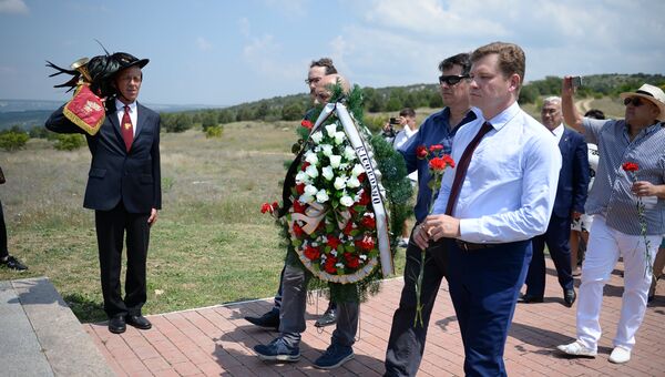 Делегация Италии почтила память погибших предков в Крымской войне под Севастополем